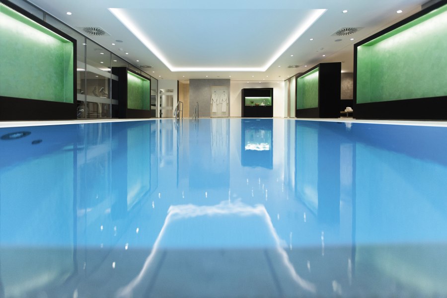 Pool, &copy; Copyright/Radisson Blu Scandinavia Hotel D&uuml;sseldorf