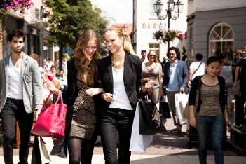 Designer Outlet Roermond, © Copyright/Designer Outlet Centre Roermond BV Designer Outlet Roermond, © Copyright/Designer Outlet Centre Roermond BV