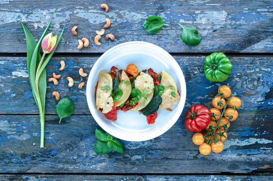 teigtschen-mehrweg-oben-3, © Copyright/cateringart event + concept GmbH & Co. KG teigtschen-mehrweg-oben-3, © Copyright/cateringart event + concept GmbH & Co. KG