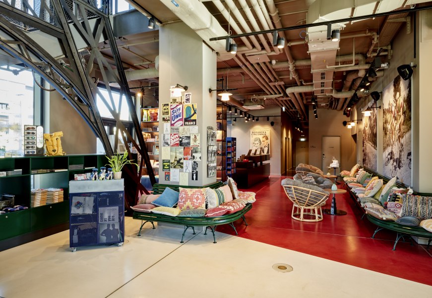 Lobby, © Copyright/Steve Herud Lobby, © Copyright/Steve Herud