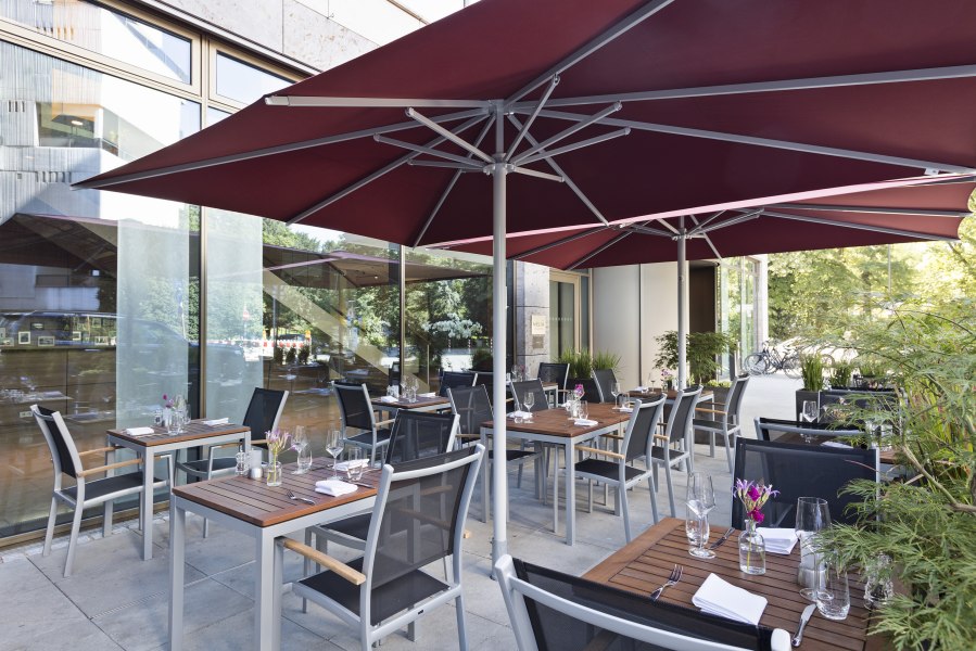 213MeliaDusseldorf-Aqua Restaurant terrace, © Meliá Hotels International / Francisco Guerrero 213MeliaDusseldorf-Aqua Restaurant terrace, © Meliá Hotels International / Francisco Guerrero