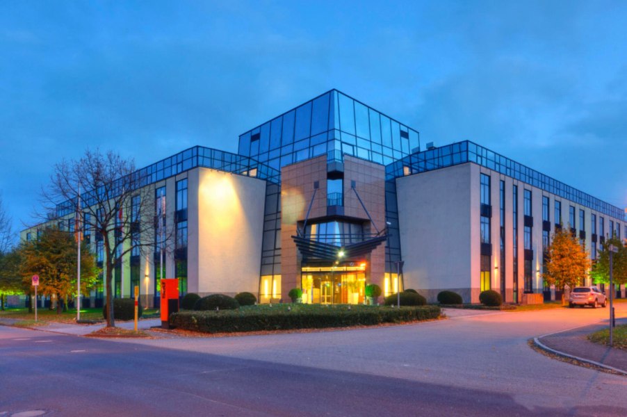 hotel-front, © Signo Hospitality