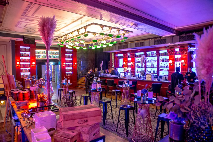 Library, &copy; Copyright/Eventresidenz