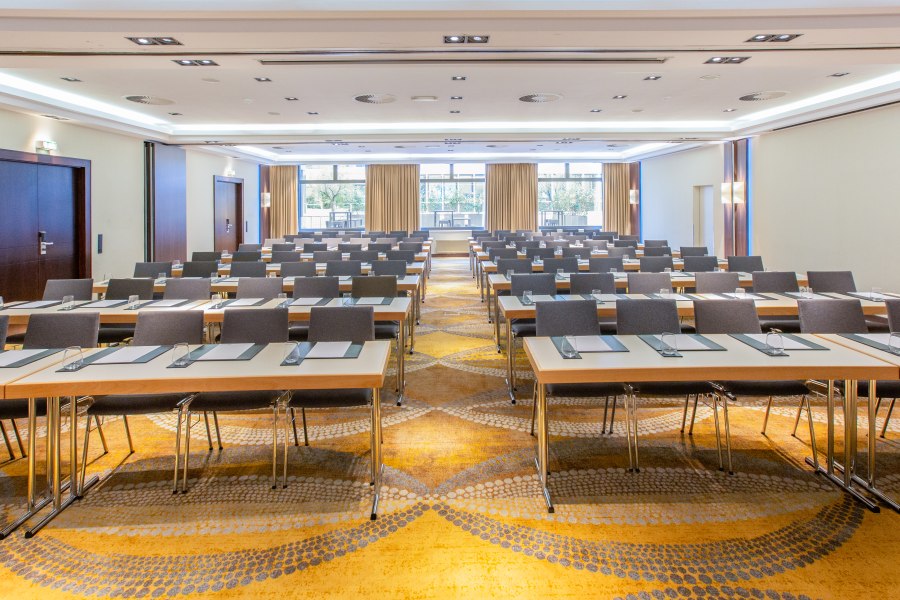 DUSCY_Ballsaal_Parlamentarisch_2, © Copyright/Courtyard by Marriott Düsseldorf Seestern