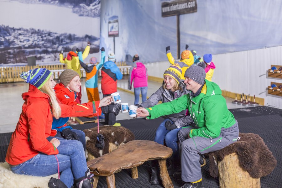 Eisstockschießen, © Copyright/Alpenpark Neuss Eisstockschießen, © Copyright/Alpenpark Neuss