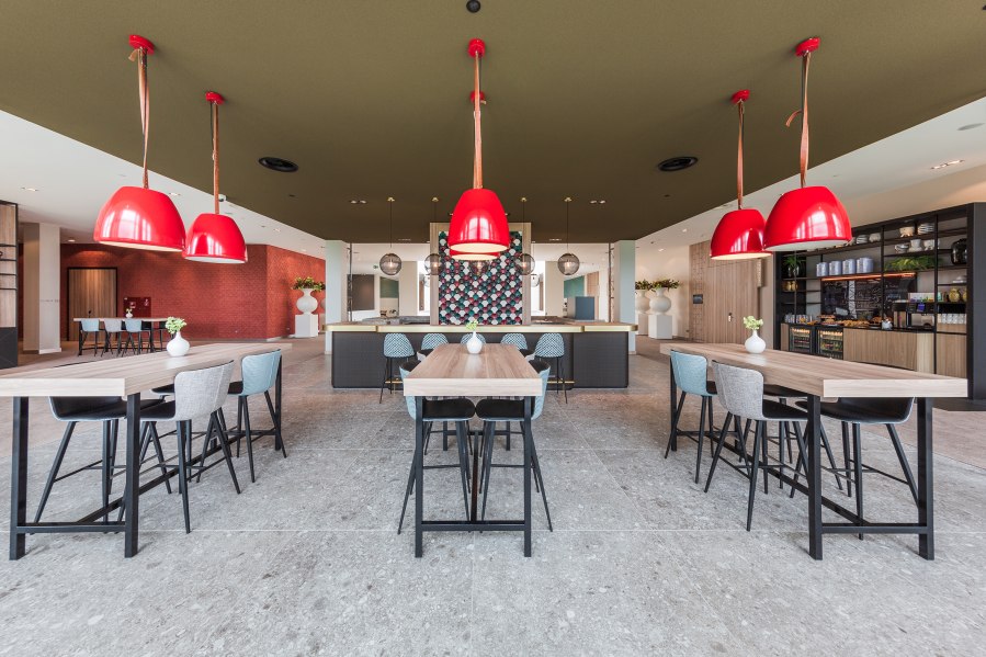 atrium-hinter-workaholicbar-1, &copy; Van der Valk Hotel D&uuml;sseldorf