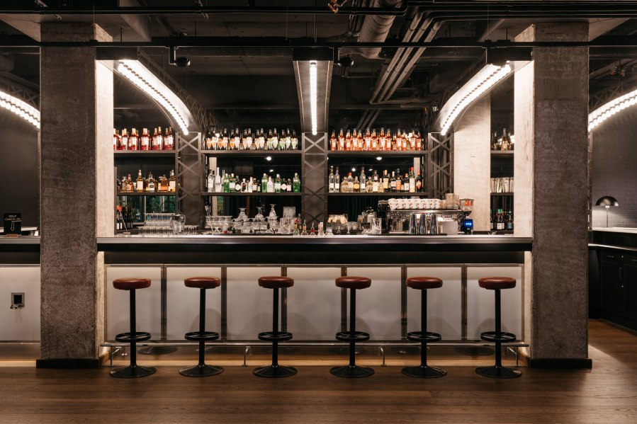 Bar, &copy; Copyright/Ruby Leni Hotel Dusseldorf