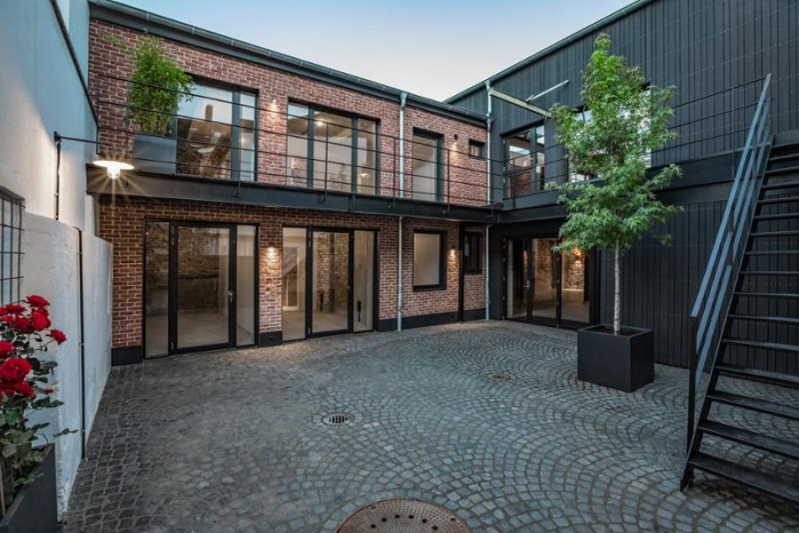 Exterior view, &copy; Copyright/Black Rabbit Locations