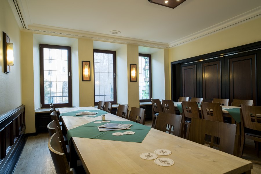 Banquet small, © Copyright/Schlüssel GmbH & Co. KG Hojabr Riahi Banquet small, © Copyright/Schlüssel GmbH & Co. KG Hojabr Riahi