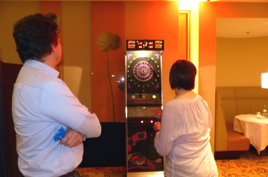 Sportsbar/Air Hopping, © Copyright/Cultour Eventmanagement GmbH Sportsbar/Air Hopping, © Copyright/Cultour Eventmanagement GmbH