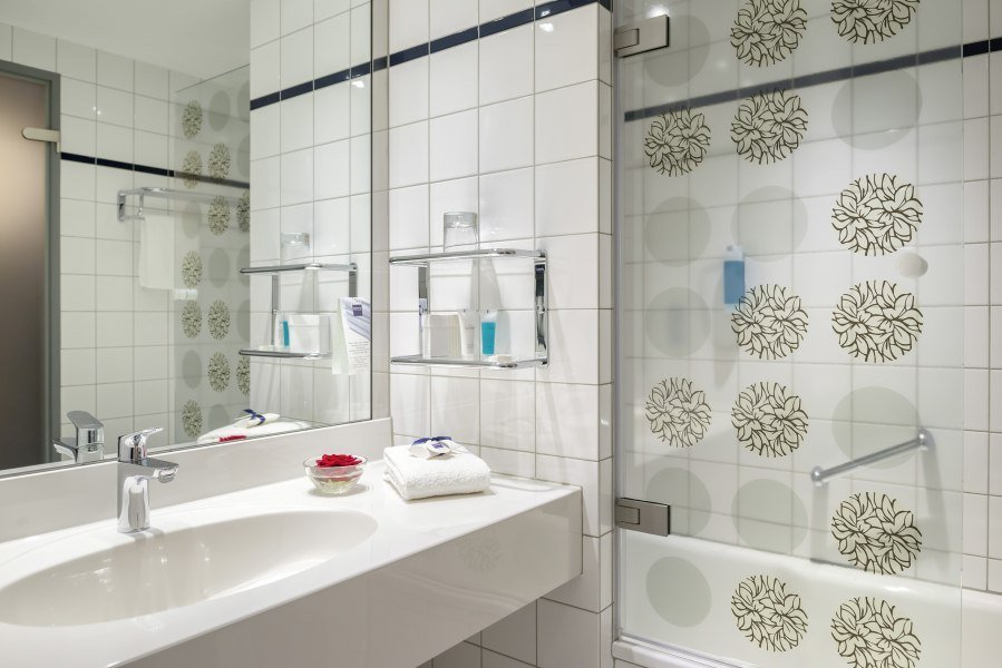 Bathroom, © Copyright/Dorint Kongresshotel Düsseldorf/Neuss