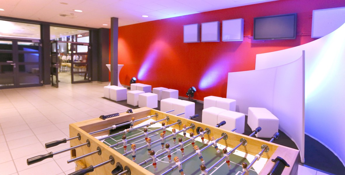 Felix Gala Foyer Kicker, © Copyright/D.LIVE GmbH & Co. KG Felix Gala Foyer Kicker, © Copyright/D.LIVE GmbH & Co. KG