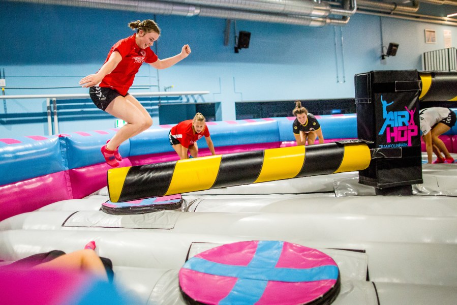 Sportsbar/Air Hopping, © Copyright/Cultour Eventmanagement GmbH Sportsbar/Air Hopping, © Copyright/Cultour Eventmanagement GmbH