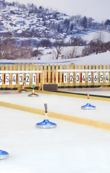 Eisstockschießen, © Copyright/Alpenpark Neuss Eisstockschießen, © Copyright/Alpenpark Neuss