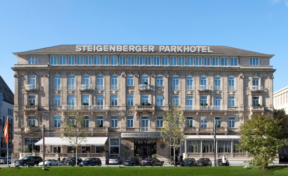 Hotel frontal view, © Copyright/Steigenberger Parkhotel