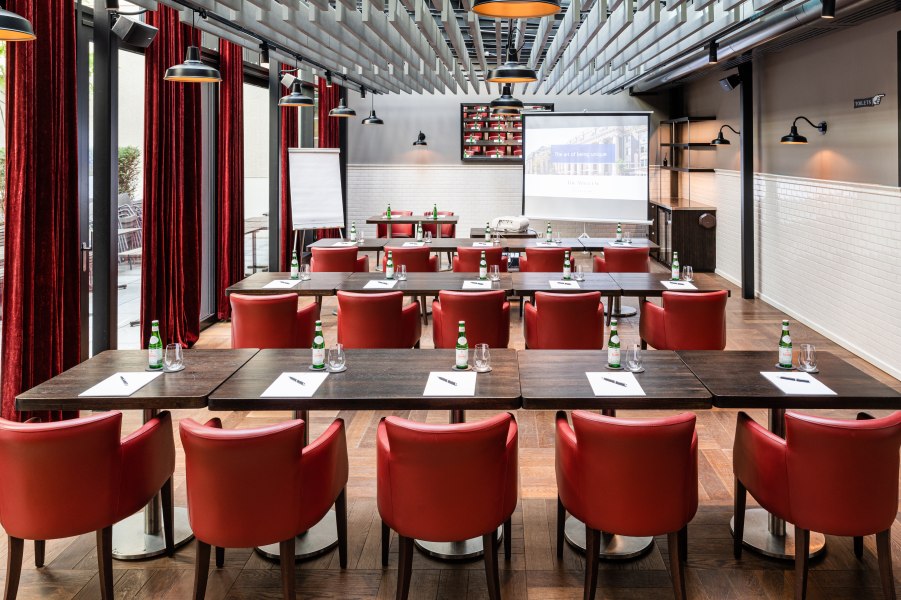 Conference room, &copy; Copyright/The Wellem