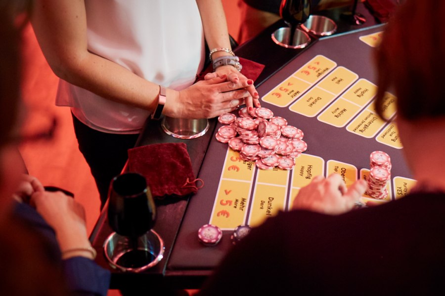 Hops and malt. The beer casino., © Copyright/Dieter Jacobi Fotografie Hops and malt. The beer casino., © Copyright/Dieter Jacobi Fotografie