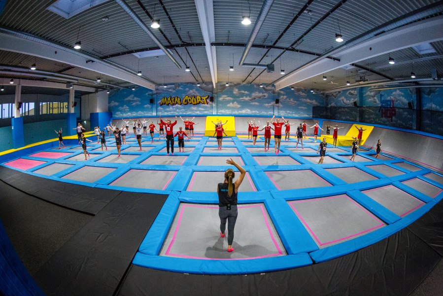 Sportsbar/Air Hopping, © Copyright/Cultour Eventmanagement GmbH Sportsbar/Air Hopping, © Copyright/Cultour Eventmanagement GmbH