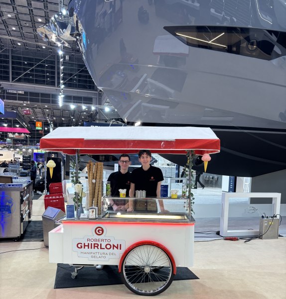 Eiswagen boot, &copy; Ghirloni Eismanufaktur GmbH