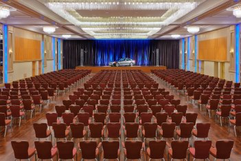 Rheinlandsaal Theaterbestuhlung, © Copyright/Hilton Dusseldorf Rheinlandsaal Theaterbestuhlung, © Copyright/Hilton Dusseldorf