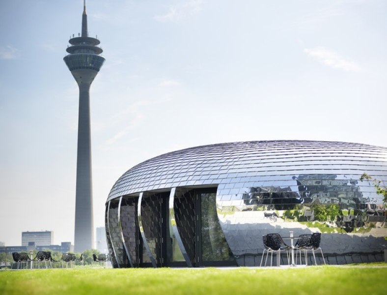 Pebble´s bar terrace, © Copyright/Hyatt Regency Düsseldorf