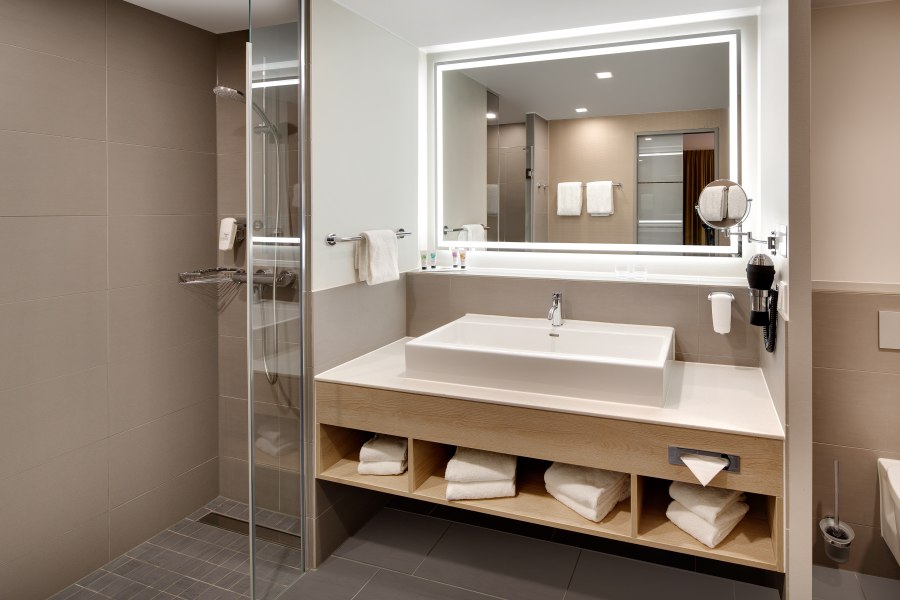 Badezimmer, © Holiday Inn Düsseldorf City Badezimmer, © Holiday Inn Düsseldorf City