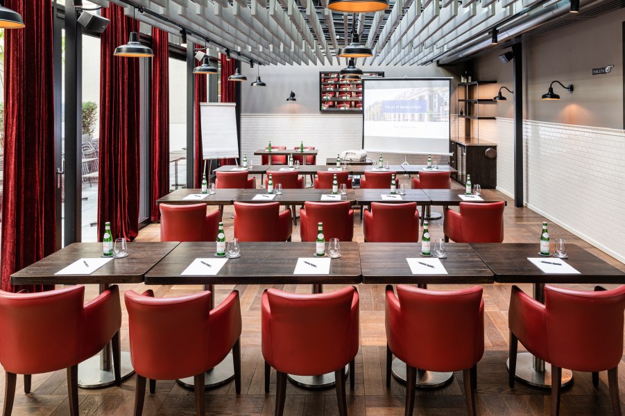 Conference room, &copy; Copyright/The Wellem