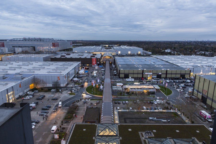Trade fair area view in the evening, &copy; Messe D&uuml;sseldorf GmbH