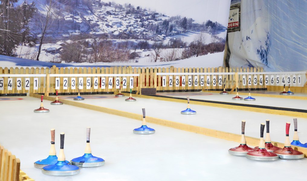 Eisstockschie&szlig;en, &copy; SnowWorld Neuss